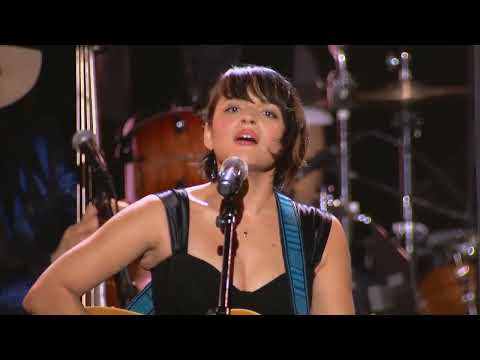 Norah Jones & Sasha Dobson "Tell Me Why"  Tribute to  Neil Young