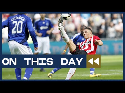On This Day - PSV maakt AZ kampioen door Ajax te vernederen (2009)