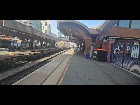 Freightliner 90014 & 90015 coming past Manchester Oxford Road 