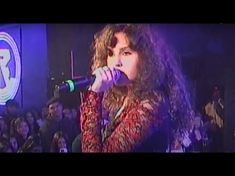 Estevie - Que Vuelvas / Bebe Dame (Official Visualizer)