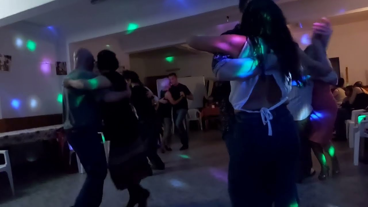 Silueta Porteña, Juan D'Arienzo/Walter Cabral🇦🇷17/05/23TDJ Aldo Orrego🎧 Abrazo Fueguino en Ushuaia☃️