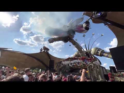 Fox Stevenson @ Tomorrowland 2022 W1 (playing Go Like D&B Remix)