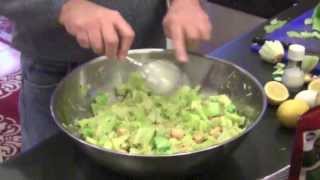 preview picture of video 'Caesar Salad in five minutes'