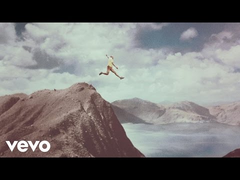 Calle 13 - La Vida (Respira el Momento) (Official Video) [Explicit]