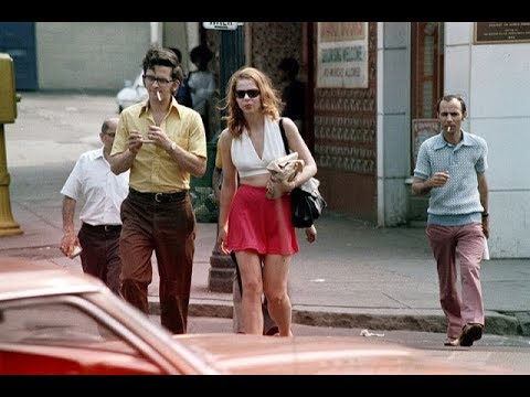48 Photos Showing Summer's Street Fashion of Boston in the Early 1970s