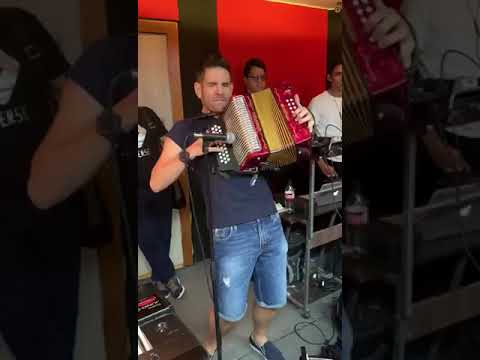 Lo nuevo de Juancho de la Espriella y su grupo"los de Juancho"