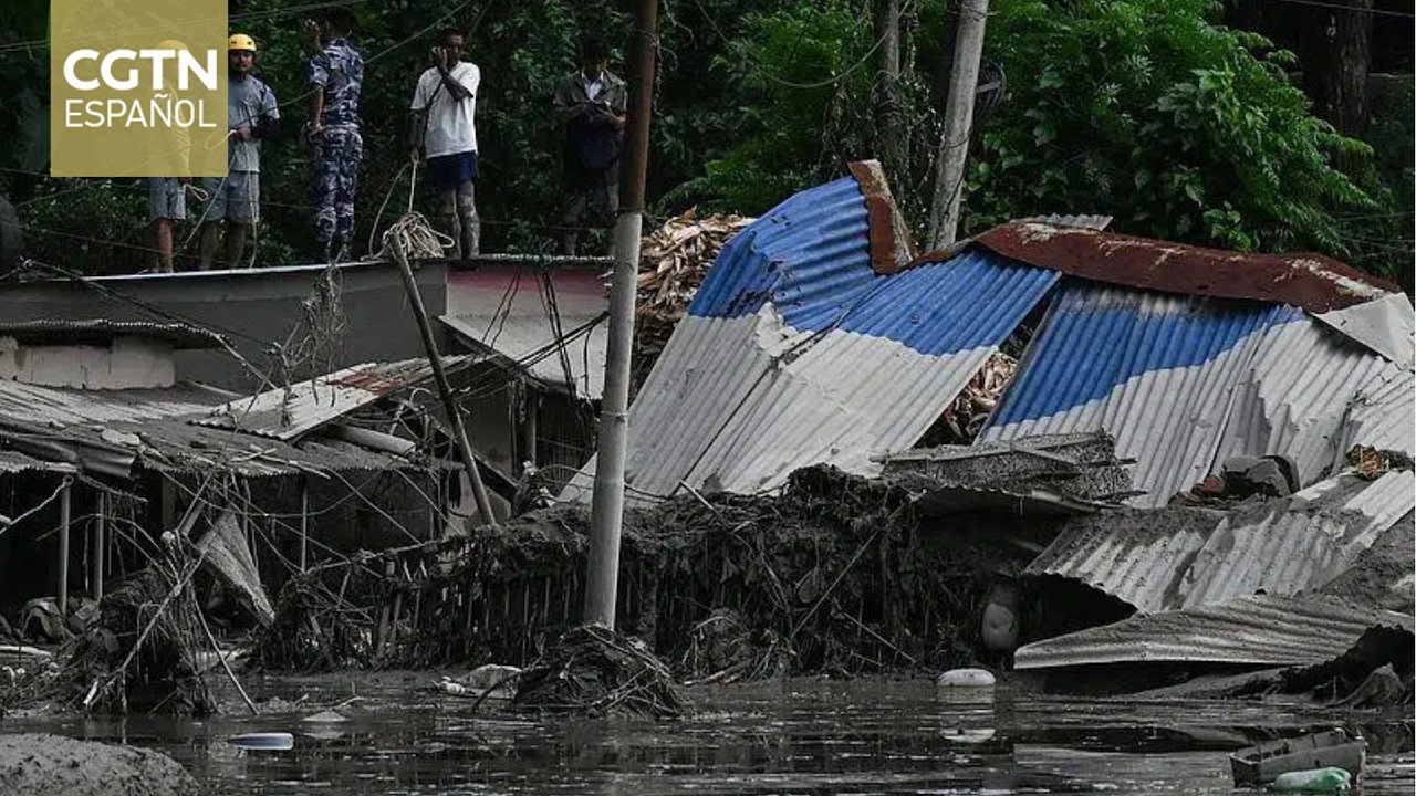Siete minutos de avalancha de hielo: rescate de emergencia entre China y Nepal