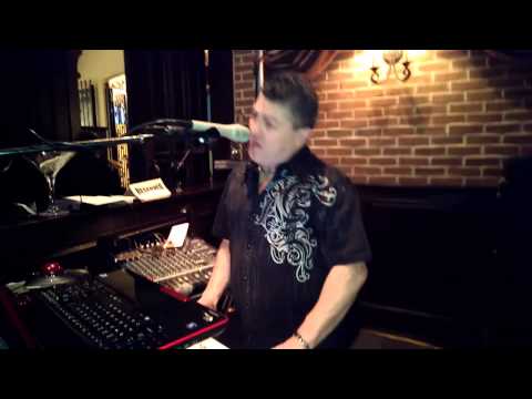 Danny DelRay Sings "Summer Wind"