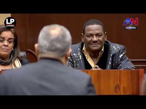 The National Assembly recognizes Arcadio Molinar for his 50-year artistic career.