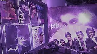 The deele eyes of a stranger: hip chic. Check description box for info.