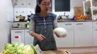 Cách làm kim chi đúng kiểu Hàn Quốc - How to make Kimchi - 김치 만드는법
