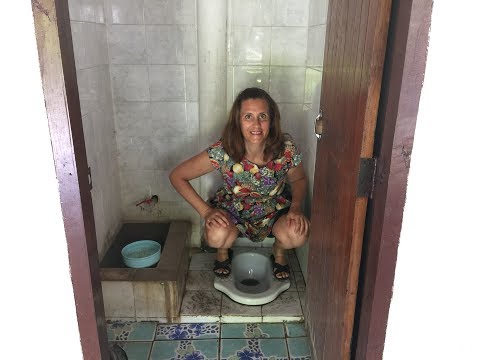 HOW GIRLS PEE IN ASIA