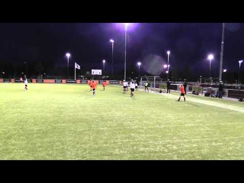 17 oktober 2012 VV De Meern E5 - VV De Meern E9 vr 5-4 Schot Thomas op lat