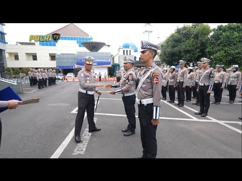 PRESISI UPDATE: KAKORLANTAS POLRI BERI PENGHARGAAN KEPADA PERSONEL 22/10/2024 16.00