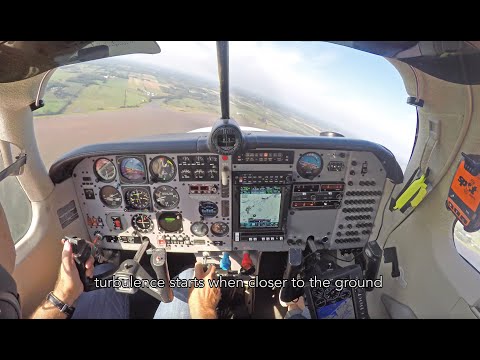 Mooney Ovation - landing at 27 knots wind in Canada!