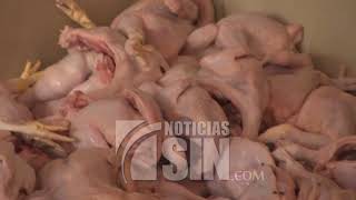 Consumidores con el grito al cielo por alza en precio del pollo