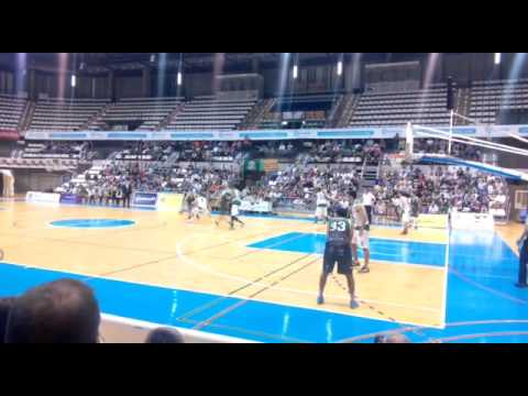 Jakstas (Cáceres) game winner vs. Amics Castelló
