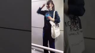 揺れまくりな美少女