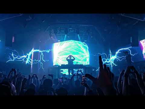 Mike Williams - ID (w/ Avicii - Levels)