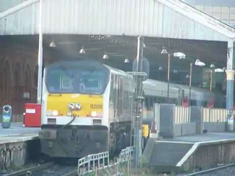 Irish Rail/NIR 201 class (8208) + Enterprise - Connolly Station, Dublin.