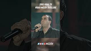 Download lagu Haluk Levent’in “Acılara Tutunmak” performansıyla 2002 yılı Kral Müzik Ödülleri’ndeyiz… mp3 Download lagu Haluk Levent’in “Acılara Tutunmak” performansıyla 2002 yılı Kral Müzik Ödülleri’ndeyiz… mp3