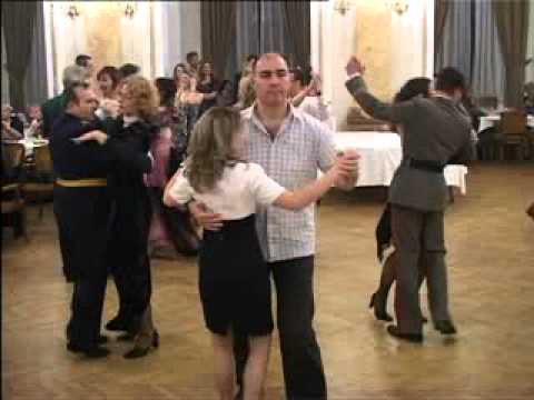 Bečki valcer 2 - oficirski bal 2005 / Plesna škola ARMY DANCE