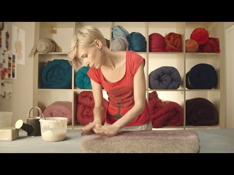 Wet felting a seamless handbag - AMUSE by Anja Musek