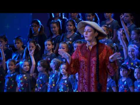 8* FESTIVAL ŠARENI VOKALI 2017 - Deca sveta / Kina