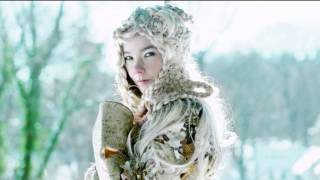 Björk’s takeover of Tri Angle Records’ Rinse FM show (4/8) (February 18, 2015) - HD