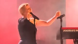 Robyn - Missing U (Set Opener) - Brooklyn Paramount, January 2, 2026
