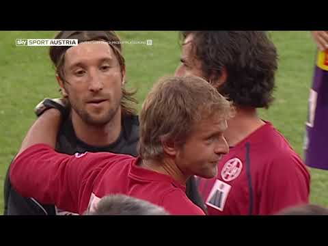 Brutalo-Foul von FAK Torhüter Didulica an Axel Lawaree (2005) | Rückpass - Der Blick ins Archiv