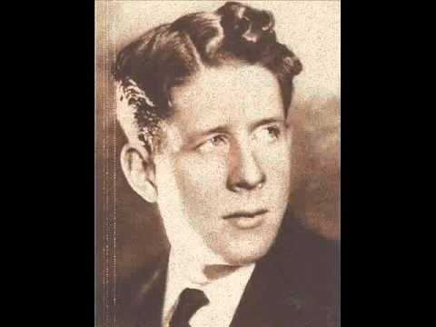 Rudy Vallee - The Drunkard Song (There Is A Tavern In The Town) 1934 Laughing Version