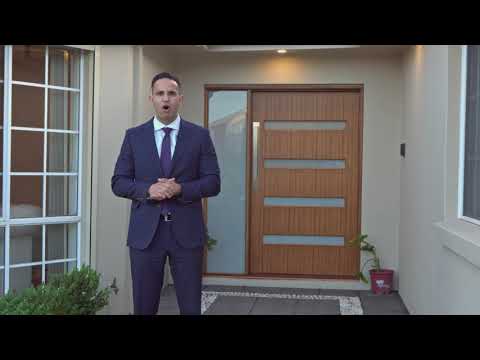 5 Lyrebird Court Taylors Lakes - Barry Plant