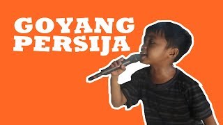 Download lagu KEREN...Abay musisi cilik jalanan kotu nyanyi Goyang Persija mp3 Download lagu KEREN...Abay musisi cilik jalanan kotu nyanyi Goyang Persija mp3