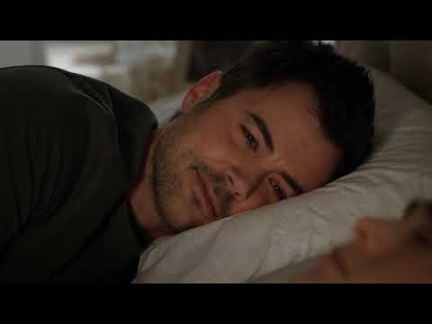 Michaela and Zeke talking in bed - Zekaela 4x10