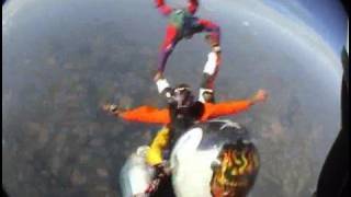 preview picture of video 'parachutisme saint galmier aout 2008 2'