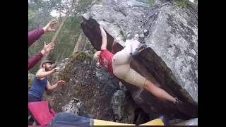 Video thumbnail: Schienbein-Brecher, 7a+. Magic Wood