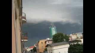 preview picture of video 'Burza 22.08.2012 Kąty Wrocławskie shelf cloud'