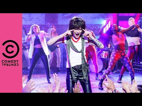 Noah Schnapp Performs Maroon 5's "Moves Like Jagger" | Lip Sync Battle