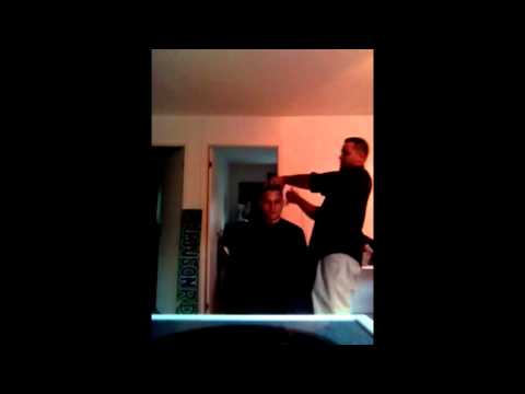 Queclown barbershop (AKXL HTC)