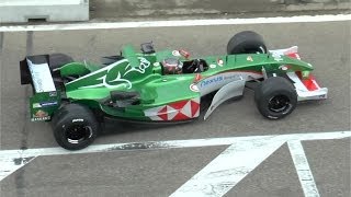 preview picture of video 'Formula 1 Jaguar R5 V10, Boss GP at Zandvoort!'