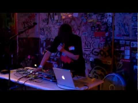 bit mummy nanosoul/hedphonze live @ the milestone Charlotte nc 6/12/11