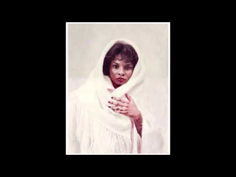 Volora sings Moonlight in Vermont.