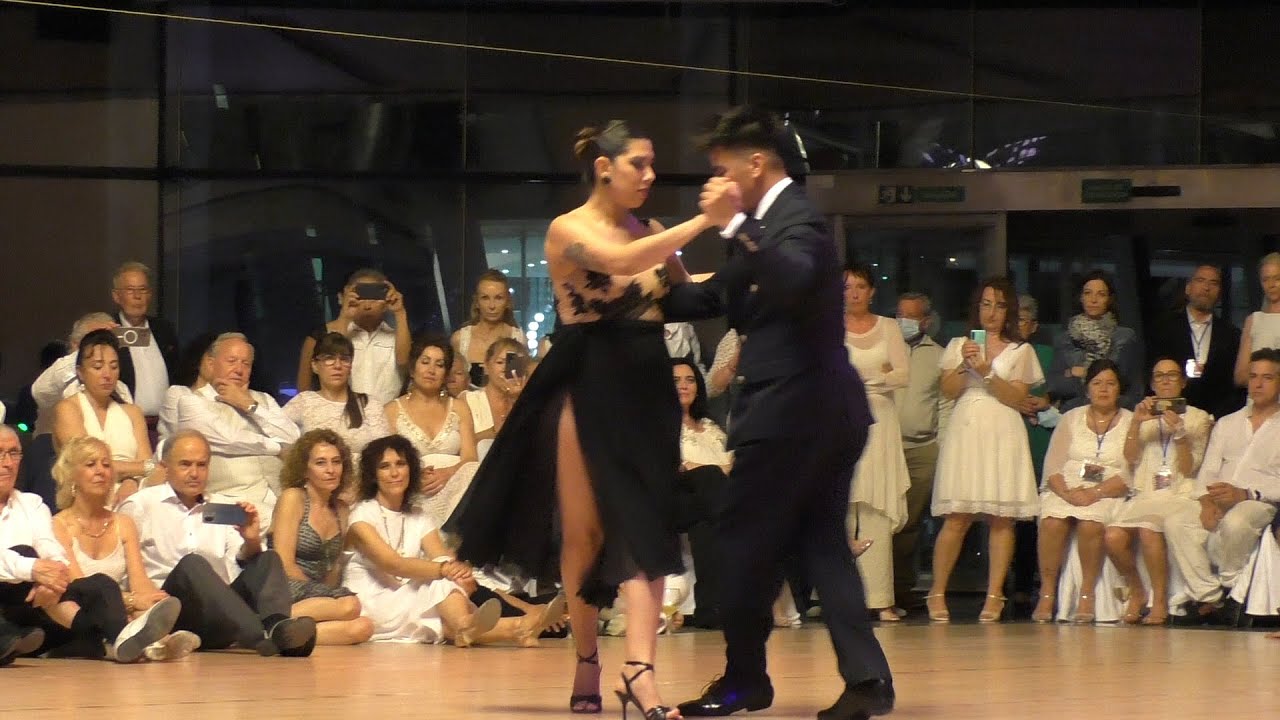 20220429 Sebastian Achaval & Roxana Suarez 1 de 4