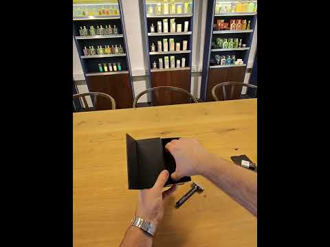 Unboxing the OneBlade Element Single Edge Razor