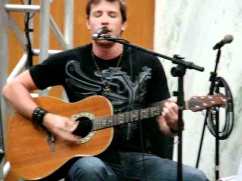 YUJÔ Fest III - Rodrigo Rossi - Shine (encerramento Hellsing).MPG