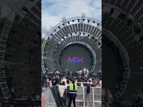 Aigo Aigo Aigo VIVIZ; the MIK Festival in Southwark Park London 220730