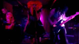 Hate in the Box "Electric Dolls"