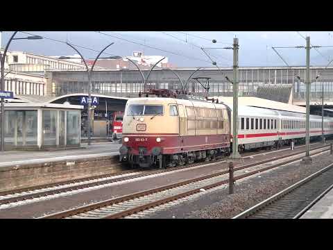 BR 103 (103 113) - an & ab in Heidelberg Hbf