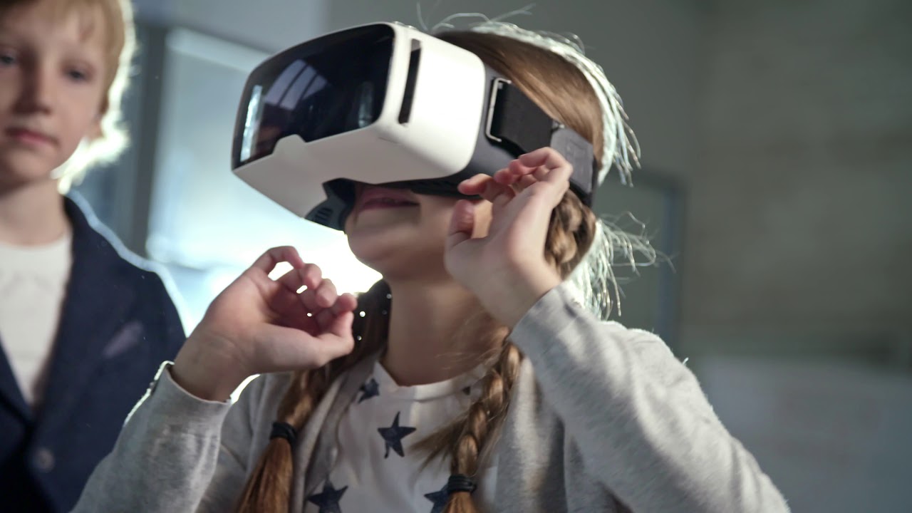 A Girl Wearing A Virtual Reality Headset | 4K Free Stock Footage | VR Footages